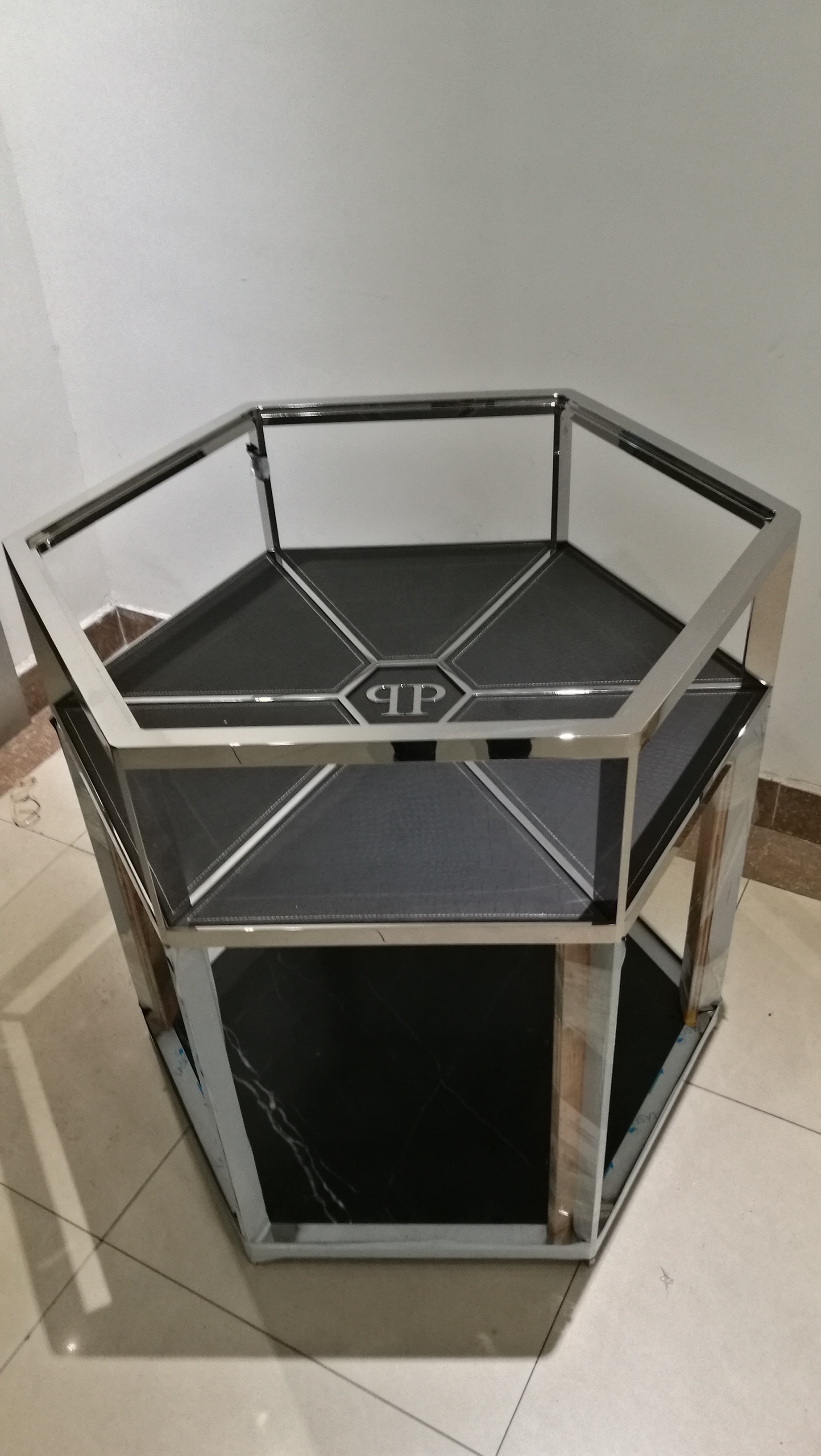 X Shaped Display Rack Metal Display Racks - Huaxi Display Fixture